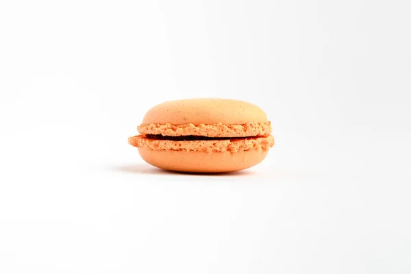 Draufsicht Auf Drei Süße Französische Macarons Isoliert Auf Weißem Hintergrund — Stockfoto