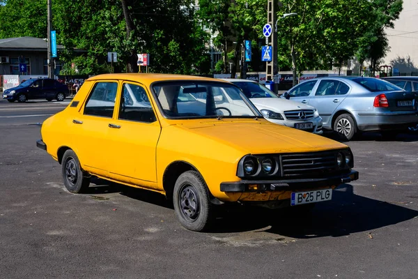 Bucareste Romênia Junho 2021 Velho Retro Amarelo Vivo Laranja Romeno Imagem De Stock