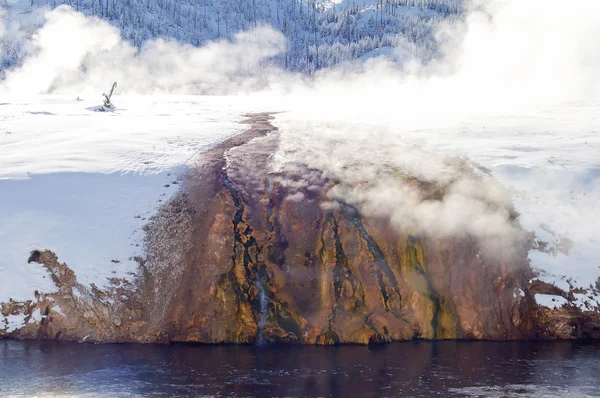 Piedra amarilla en invierno — Foto de Stock