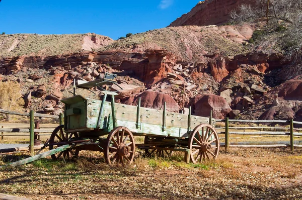 Old cart in Capitol Reef National Park, Utah — Stock Photo, Image