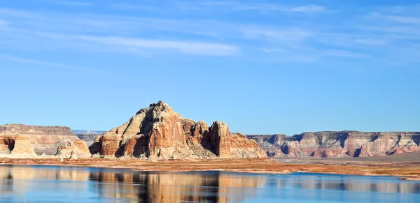 Reflections in water — Stock Photo, Image