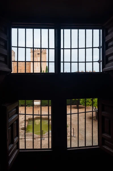 Paleis van het alhambra in granada — Stockfoto