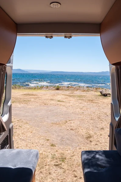 içinde için görüntüsü bir kamyonet ve karavan