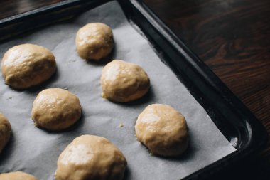 Pişirmeden önce çörek için öksür..