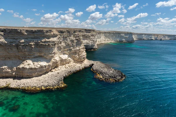 Cape Tarkhankut, gök mavisi su, Kırım 'da dalış dünyası.