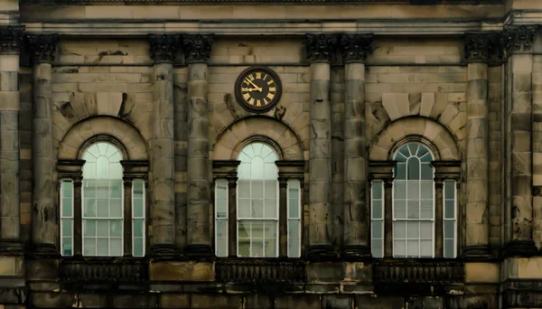 Üç Viktorya Windows