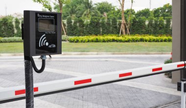 Kablosuz park yönetim sistemi ve otomatik kapı engeli, köy giriş güvenlik sistemi