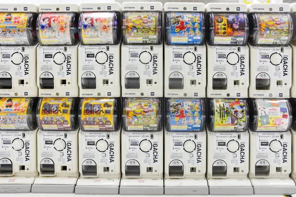 Tokio Japón Marzo 2018 Gachapon Una Fila Máquinas Expendedoras Juguetes — Foto de Stock