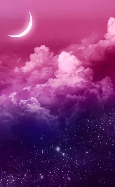 迷人的粉色风景 明亮的月亮和深空明亮的星星 柔和的童话般的背景 软软蓬松的云朵 紫色的宇宙半边天 — 图库照片