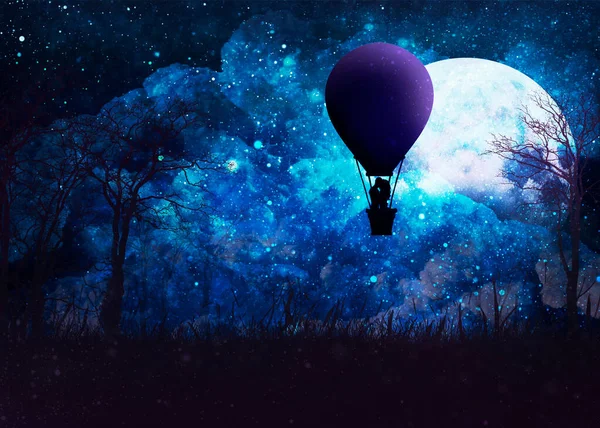 美妙的背景 一对恋人在热气球中飞翔的轮廓 明亮的星星和大月亮的迷人的夜空 蓝色的天空和蓬松的云彩的梦幻浪漫的风景 — 图库照片