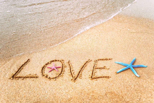 Inscripción Amor Orilla Del Mar Con Estrellas Mar Día Valen — Foto de Stock