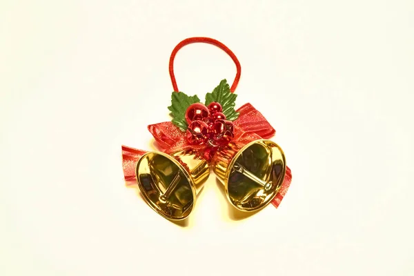 Beyaz arka planda Noel çanları, Noel oyuncakları, noel, yeni yıl