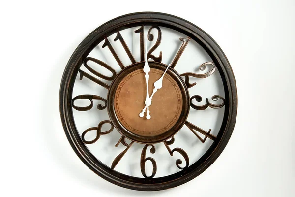 Настінний годинник круглої форми крупним планом . — стокове фото