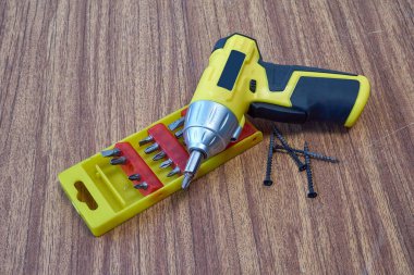 Hortumlu kablosuz tornavida, DIY onarımı..