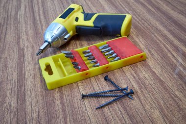 Hortumlu kablosuz tornavida, DIY onarımı..