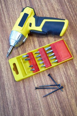 Hortumlu kablosuz tornavida, DIY onarımı..