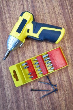 Hortumlu kablosuz tornavida, DIY onarımı..