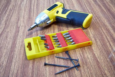 Hortumlu kablosuz tornavida, DIY onarımı..