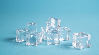 Sahte buz küpleri. Yeniden kullanılabilir buz küpleri. Fotoğraf için akrilik buz küpleri. Sahte buz aksesuarı. Sahte buz kalıpları. Akrilik parçalar