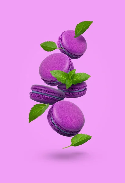 Macaroons French Macaroons Cookies Purple Pink Background Colorfulmacaroons Fly — Stock Photo, Image