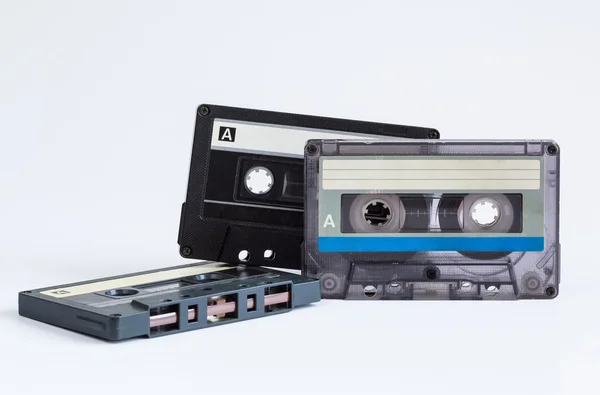Cassetes de áudio, fundo branco — Fotografia de Stock
