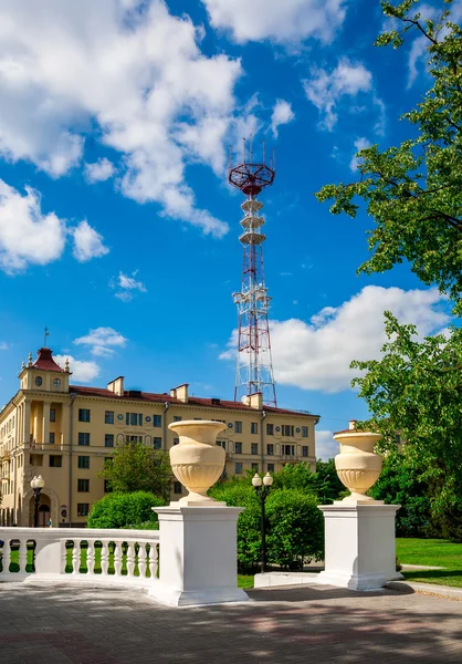 Torre de telecomunicações em minsk — Fotografia de Stock