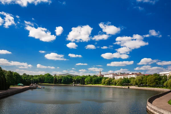 Vista degli edifici Kommunisticheskaya Street — Foto Stock