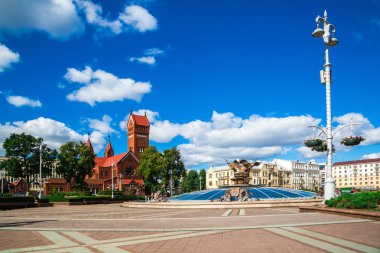 Kilise St. Simon ve Alena, Minsk