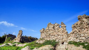 Krevo Kalesi. Ortaçağ şatosunun kalıntıları. Grodno bölgesi, Belarus