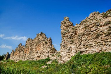 Krevo Kalesi. Ortaçağ şatosunun kalıntıları. Grodno bölgesi, Belarus.