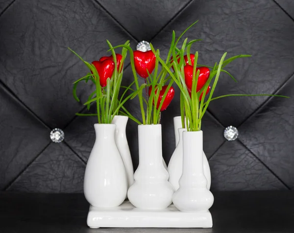 Vases blancs avec des valentines — Photo