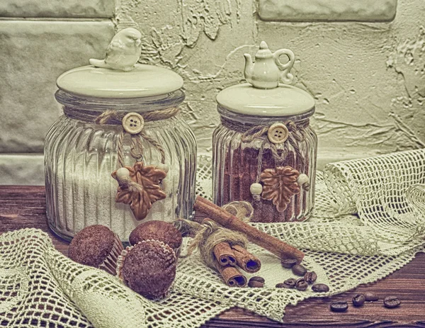 食品、古いスタイルのイメージの写真の缶 — ストック写真