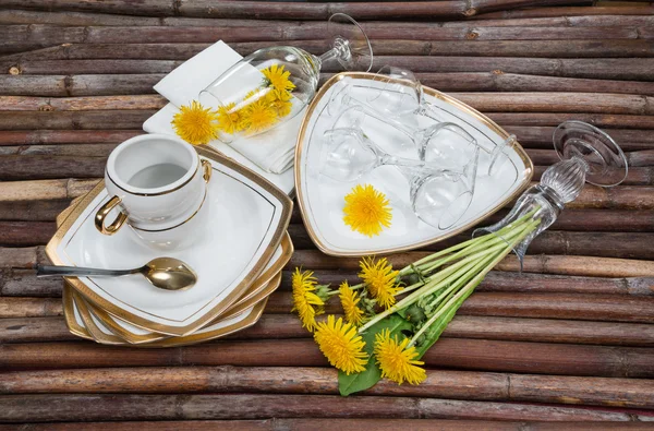 Utensilien. Löwenzahn. Ansicht von oben — Stockfoto