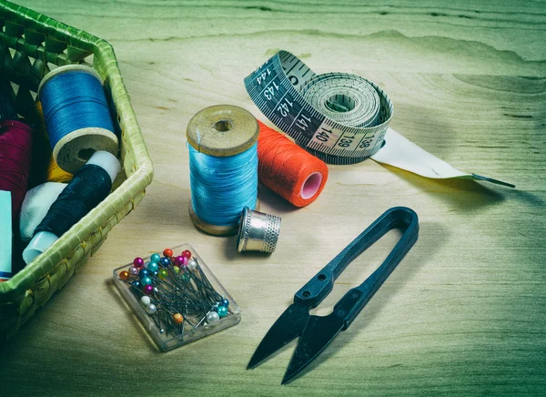 Hulpprogramma kleermaker. Foto in oude stijl van de afbeelding — Stockfoto