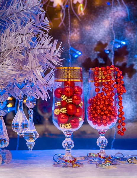 Ein Glas Champagner, Christbaum, Weihnachtsdekoration. bac — Stockfoto