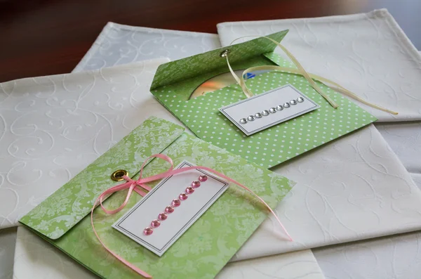 Envelopes para discos. guardanapos brancos — Fotografia de Stock