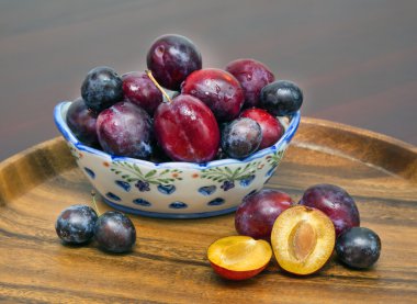 Erik vazo. ahşap tepsi