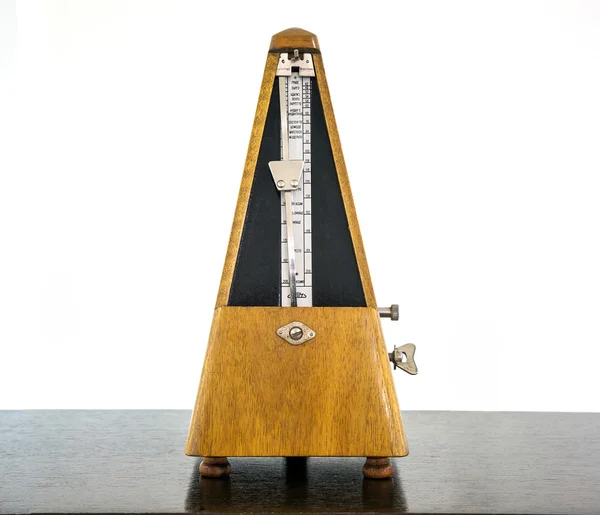 Старый метроном, инструмент — стоковое фото