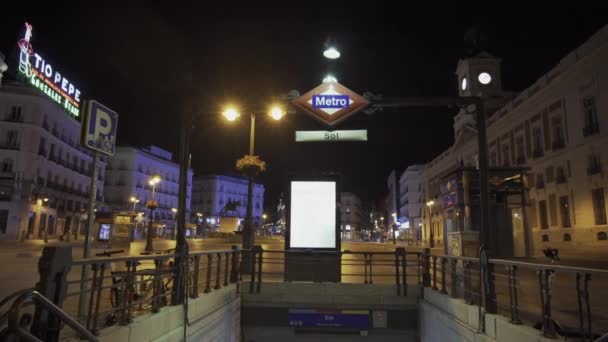 Wejście Stacji Metra Sol Pustym Puerta Del Sol Madrycie Narzuconej — Wideo stockowe