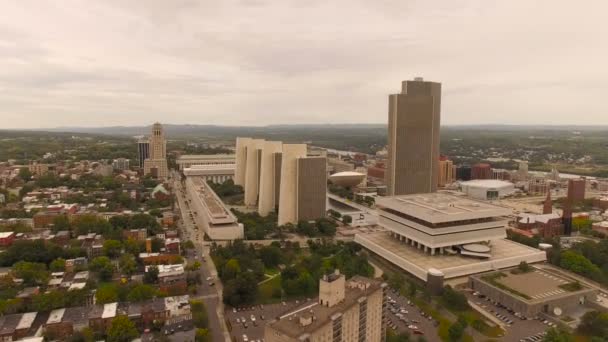 Albany Aerial Volando por el centro de la ciudad . — Vídeo de stock