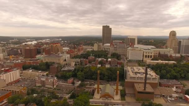 Albany Aerial Volare sopra il centro città . — Video Stock