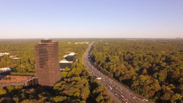 Atlanta voo aéreo baixo sobre auto-estradas — Vídeo de Stock