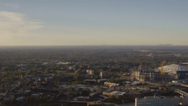 亚特兰大空中飞的低，高速公路互通立交 — 图库视频影像