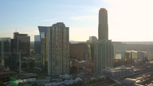 Atlanta luchtfoto vliegen over Buckhead centrum — Stockvideo