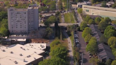 Atlanta Havacılık v259 Birdseye manzarası Beltline üzerinde uçuyor Park ve şehir merkezi manzarası - Nisan 2017