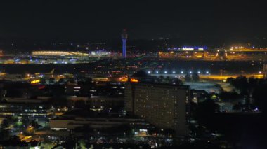 Atlanta Havalimanı v305 gece alçaktan uçuyor - Haziran 2017