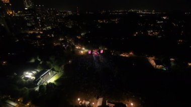 Atlanta Havacılık V316 Birdseye, park şehri gecesinde müzik festivalinden uçarak uzaklaşıyor - Eylül 2017