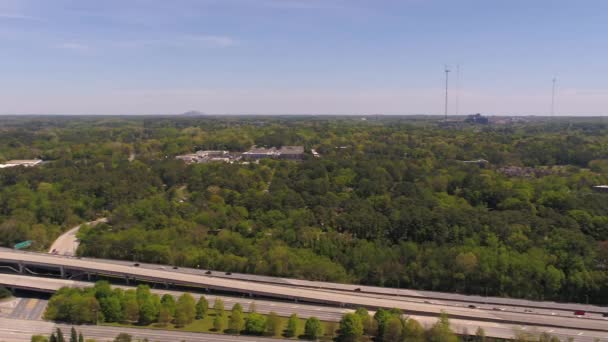 Atlanta Aerial V286 Flying Low Freeway Bridge Crash Cityscape Views — стокове відео