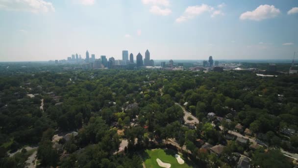 Atlanta Aerial V323 Voando Para Trás Sobre Ansley Park Área — Vídeo de Stock