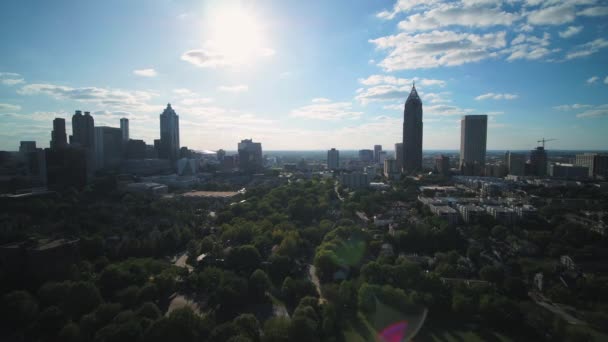 Самолет Atlanta Aerial V347 Пролетел Над Районом Олд Фоуд Уорд — стоковое видео
